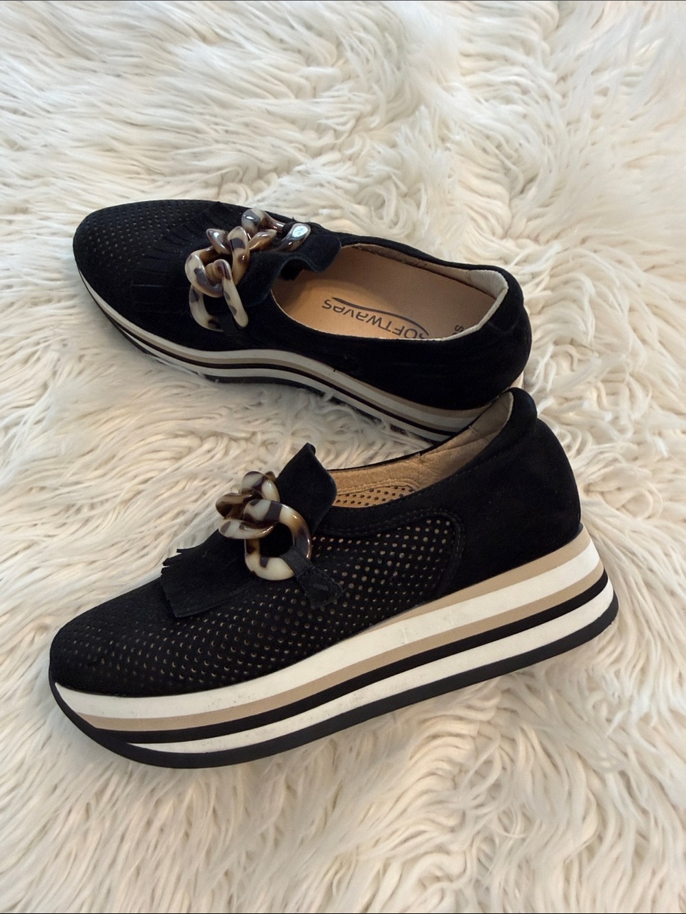 Soft Waves Black Platform Slip-On Sneakers with Decorative Chain and Arch Suppor